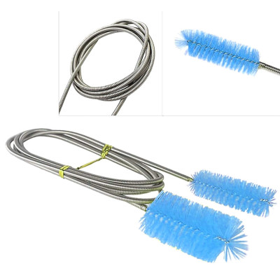 Pipe cleaning brush